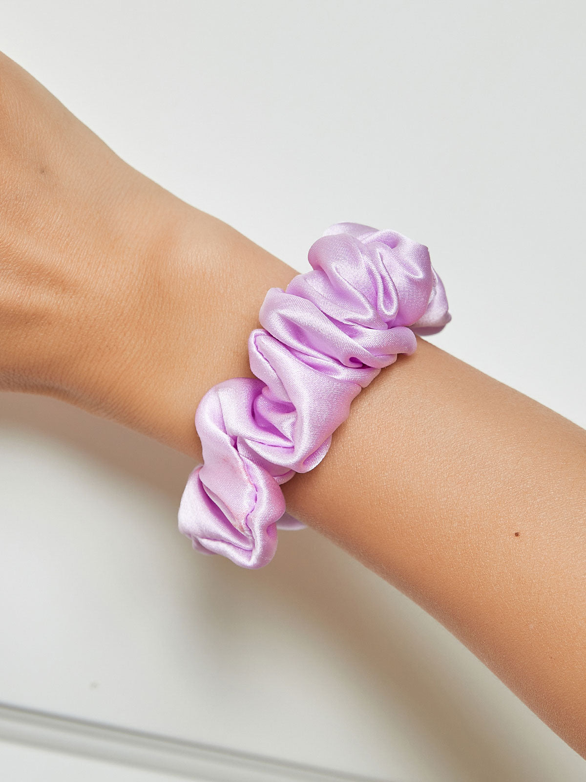 SilkSilky-UK 19Momme Pure Silk Scrunchie Lavender 001