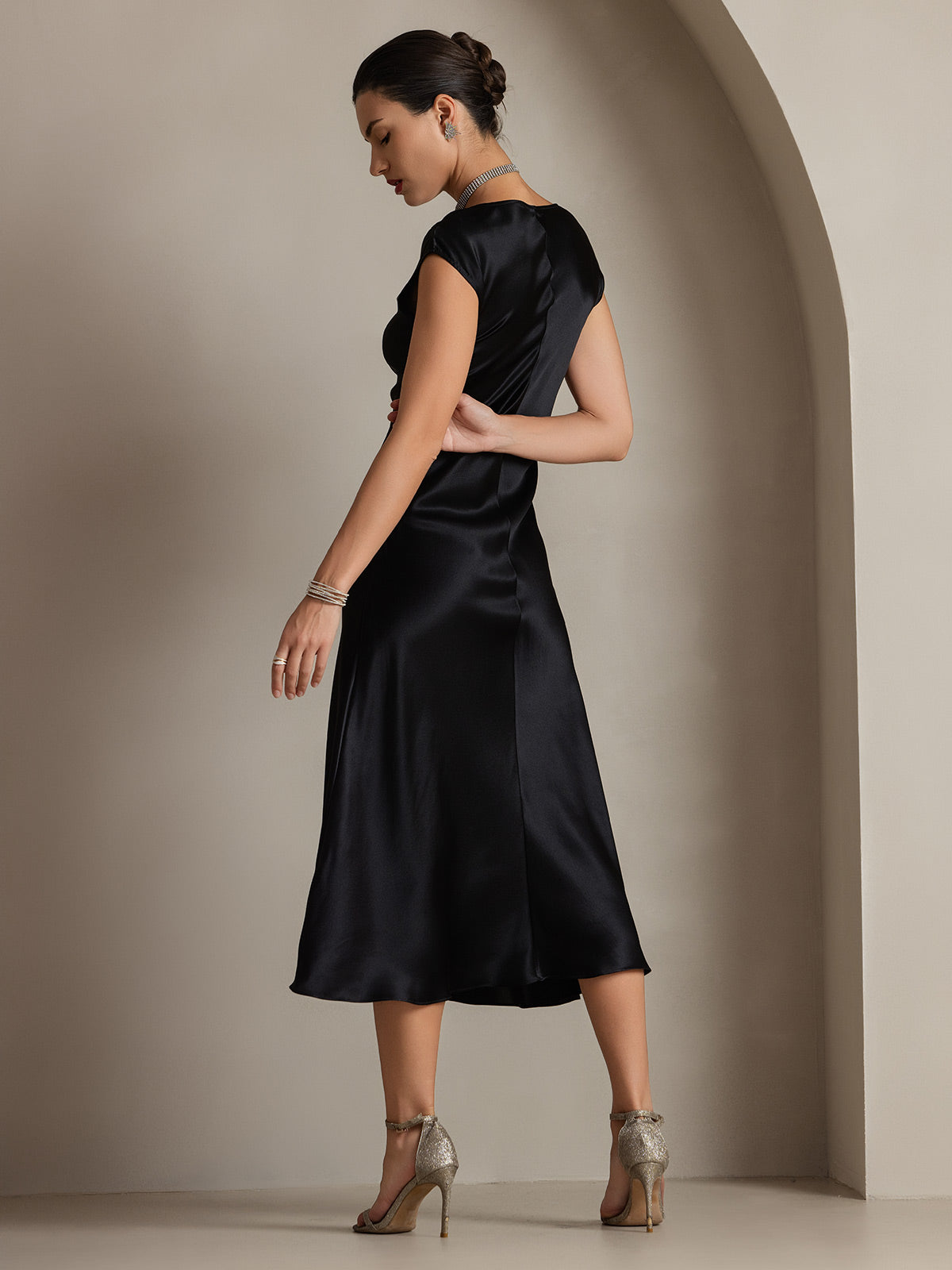 [Black] SilkSilky-UK 19Momme Silk Round Neck Dress 002