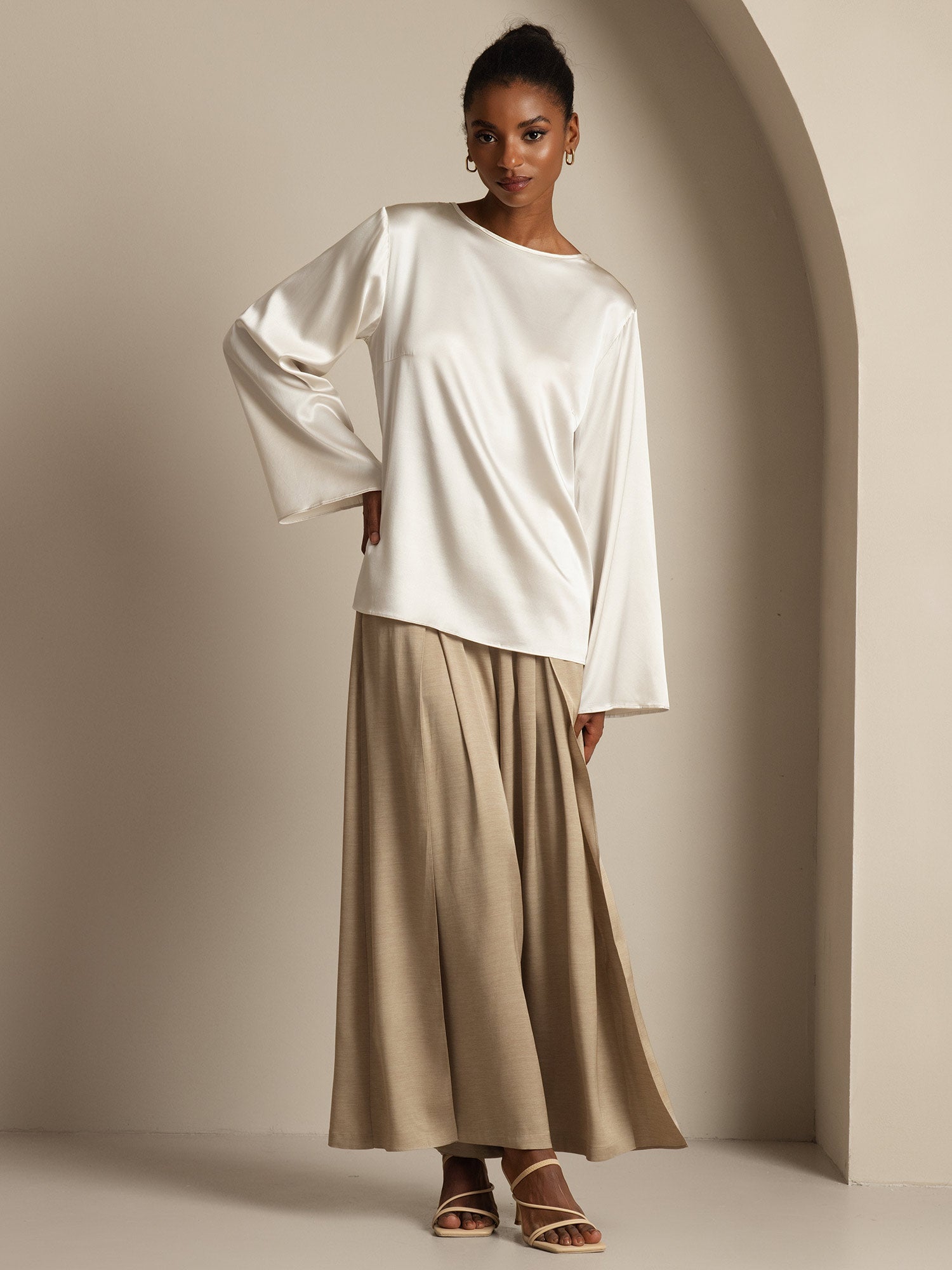 [Light Gray] SilkSilky-UK 19Momme Silk Round Neck Women's T-Shirt 006