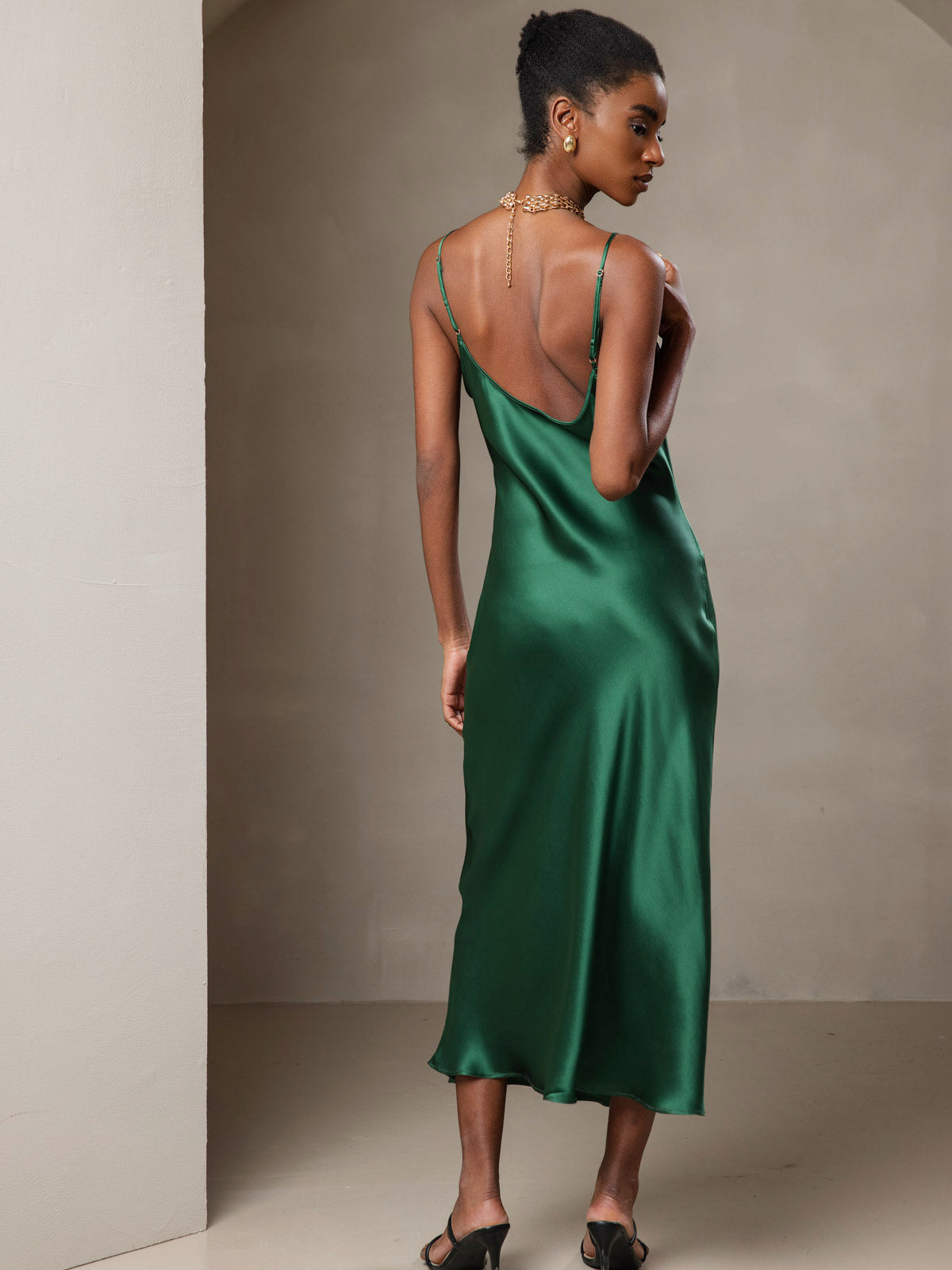 [Green] SilkSilky-UK Spaghetti Strap V Neck Dress 002