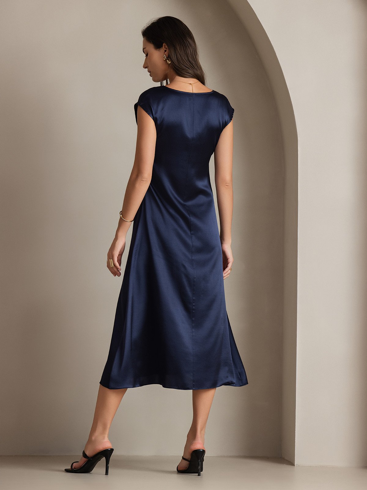 SilkSilky-UK 19Momme Silk Sleeveless Round Neck Dress DarkBlue 002