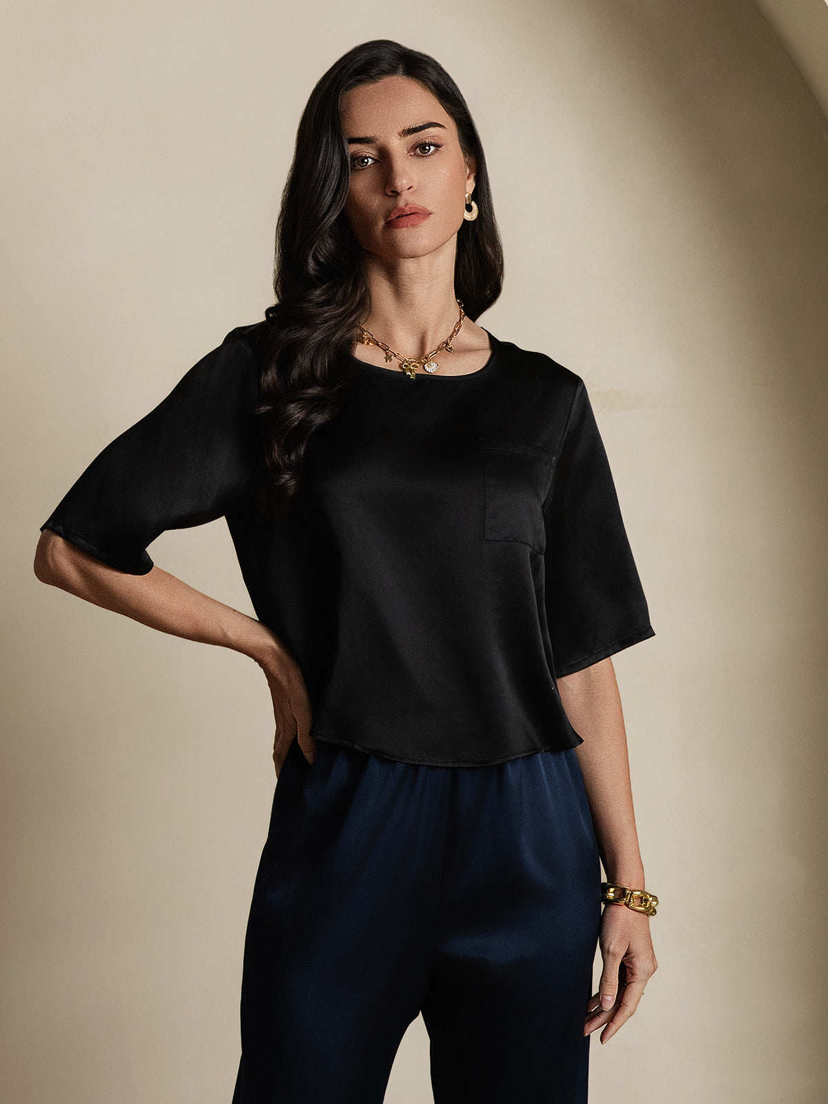 SilkSilky-UK Pure Silk Half Sleeve Boat Neck Women's T-Shirt Black 001