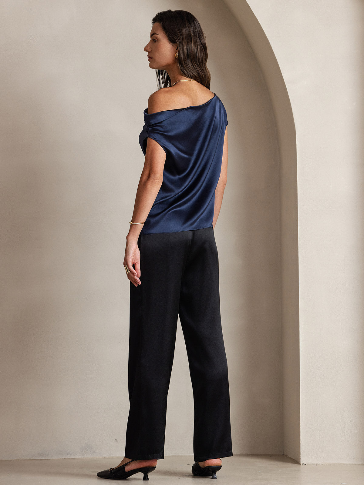 SilkSilky-UK 19Momme Silk Sleeveless One Shoulder Women's T-Shirt DarkBlue 002
