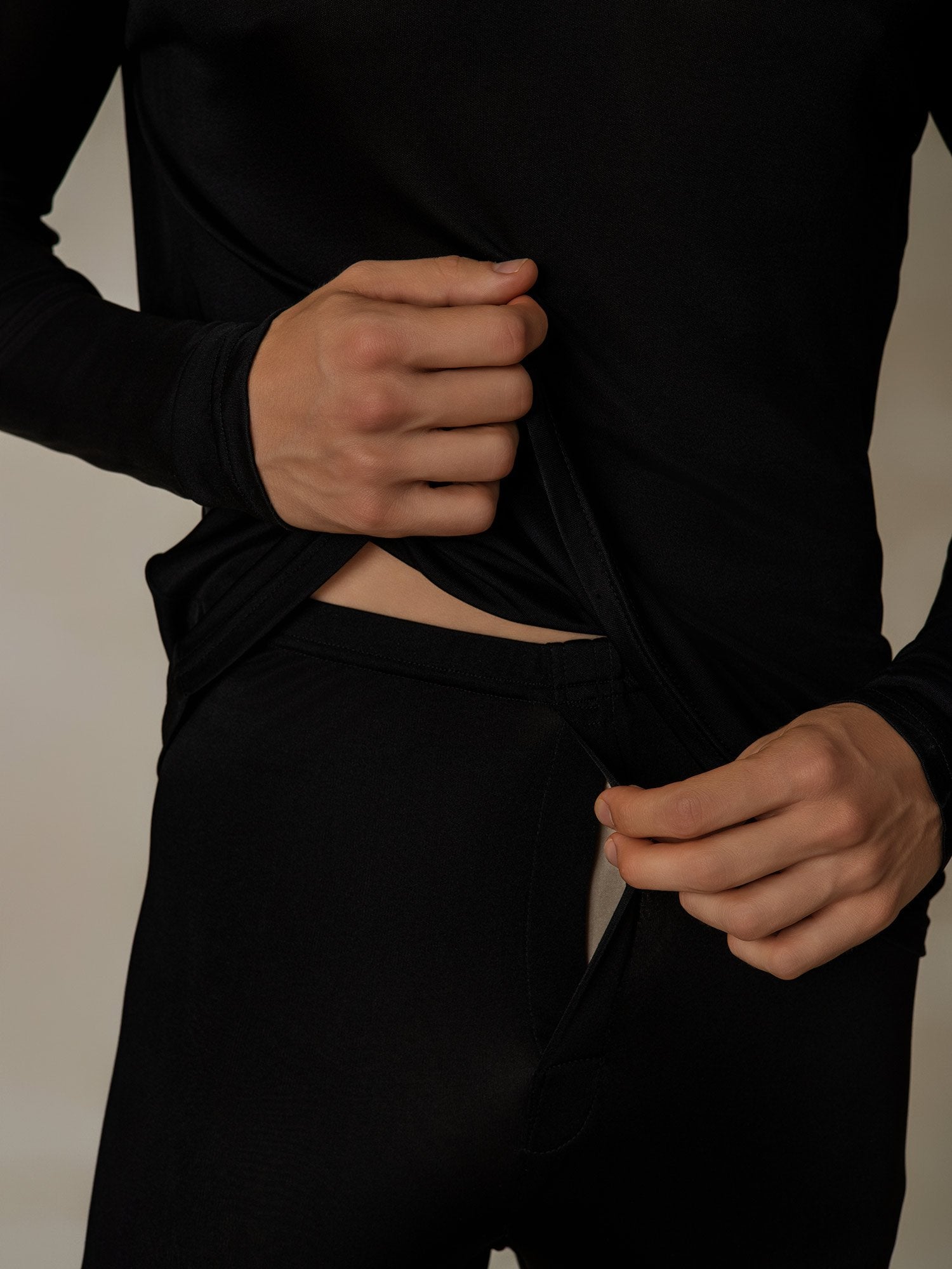 [Black] SilkSilky-UK Silk Knitted Round Neck Men's Pyjamas 005