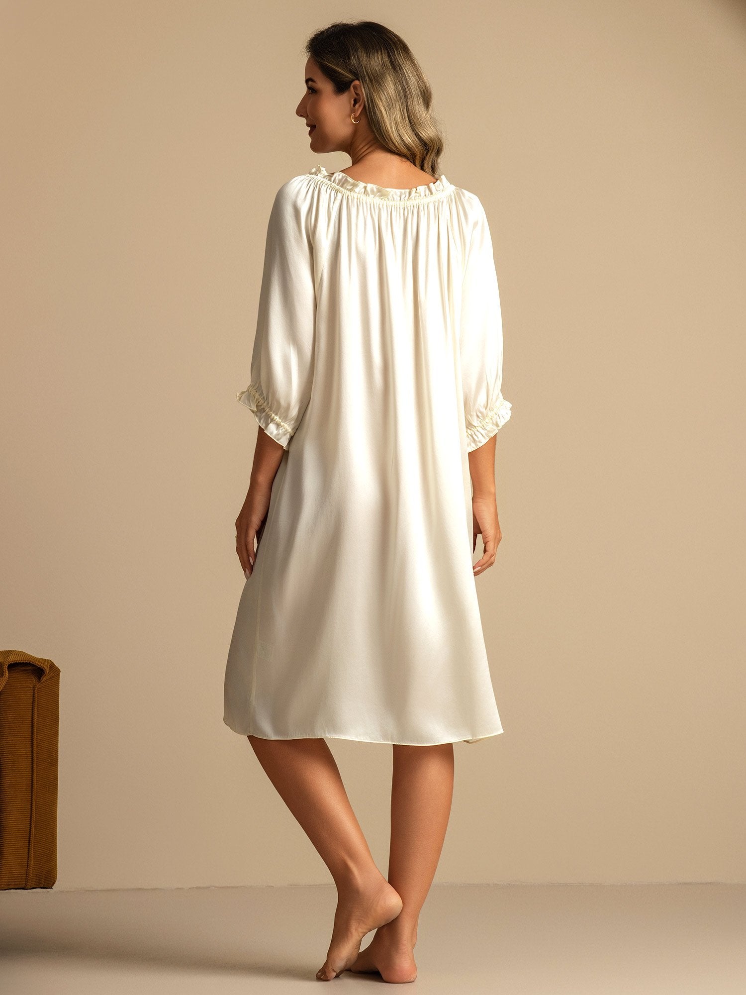 [White] SilkSilky-UK Pure Silk Nightgown 002