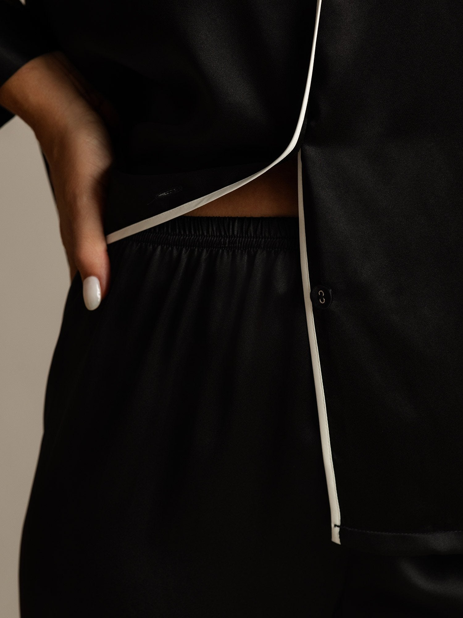 [Black] SilkSilky-UK Pure Silk Collar Women's Pyjamas 005