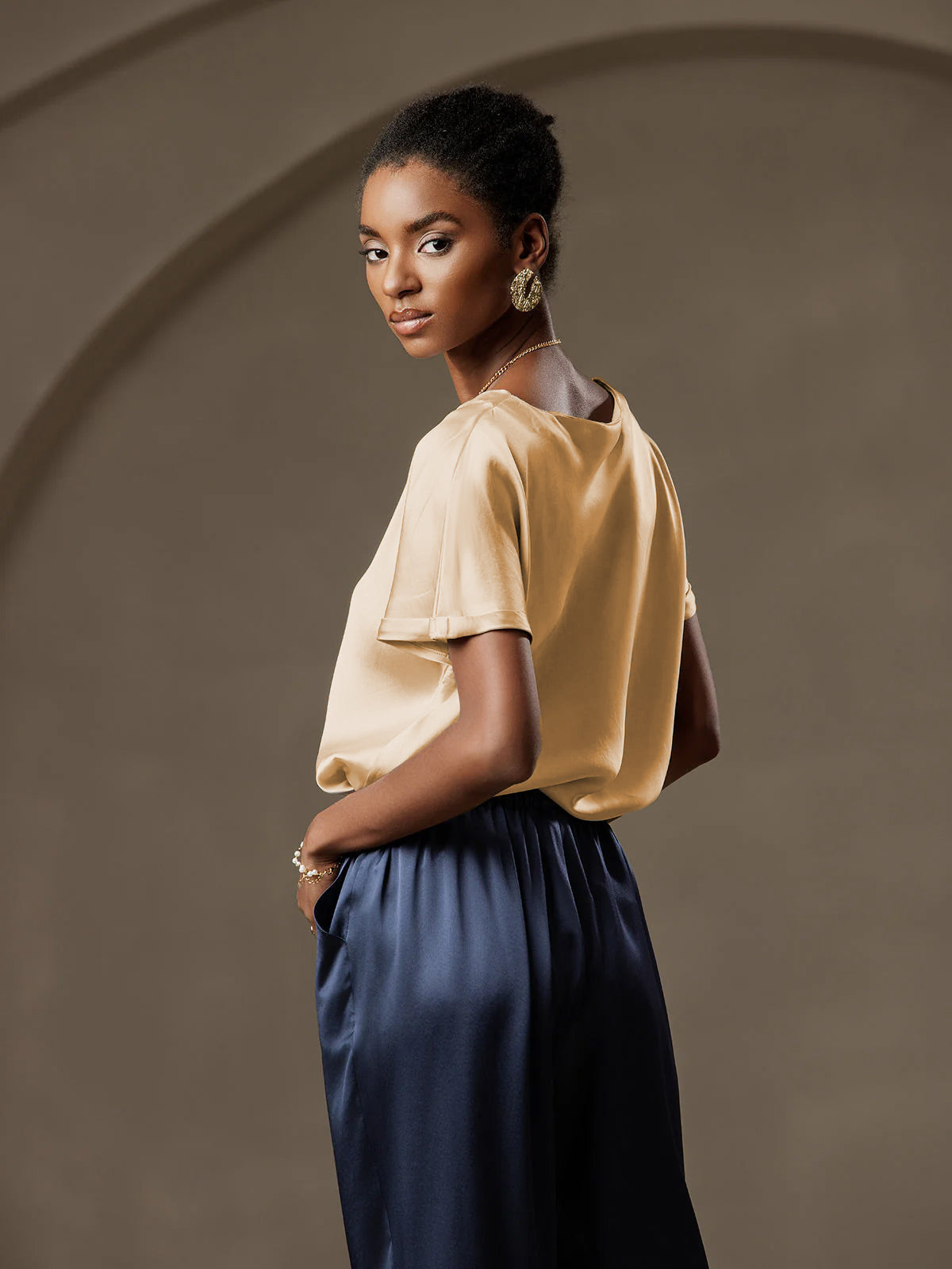 [Champagne] SilkSilky-UK 19Momme Silk Short Sleeve Round Neck Women's T-Shirt 011