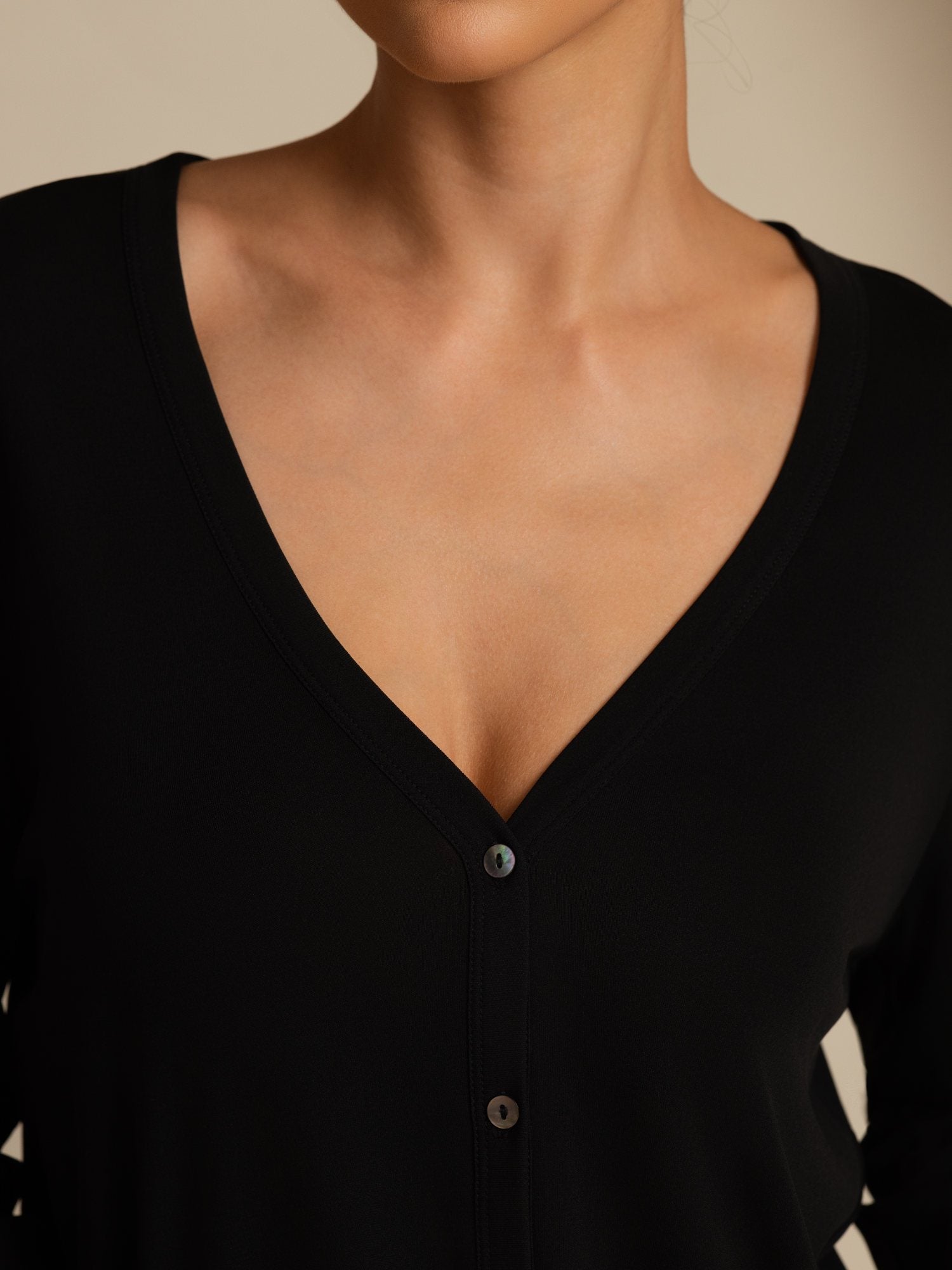 [Black] SilkSilky-UK 19Momme 100% High-Twist Silk Jersey Long Sleeve V Neck Women's Cardigan 005