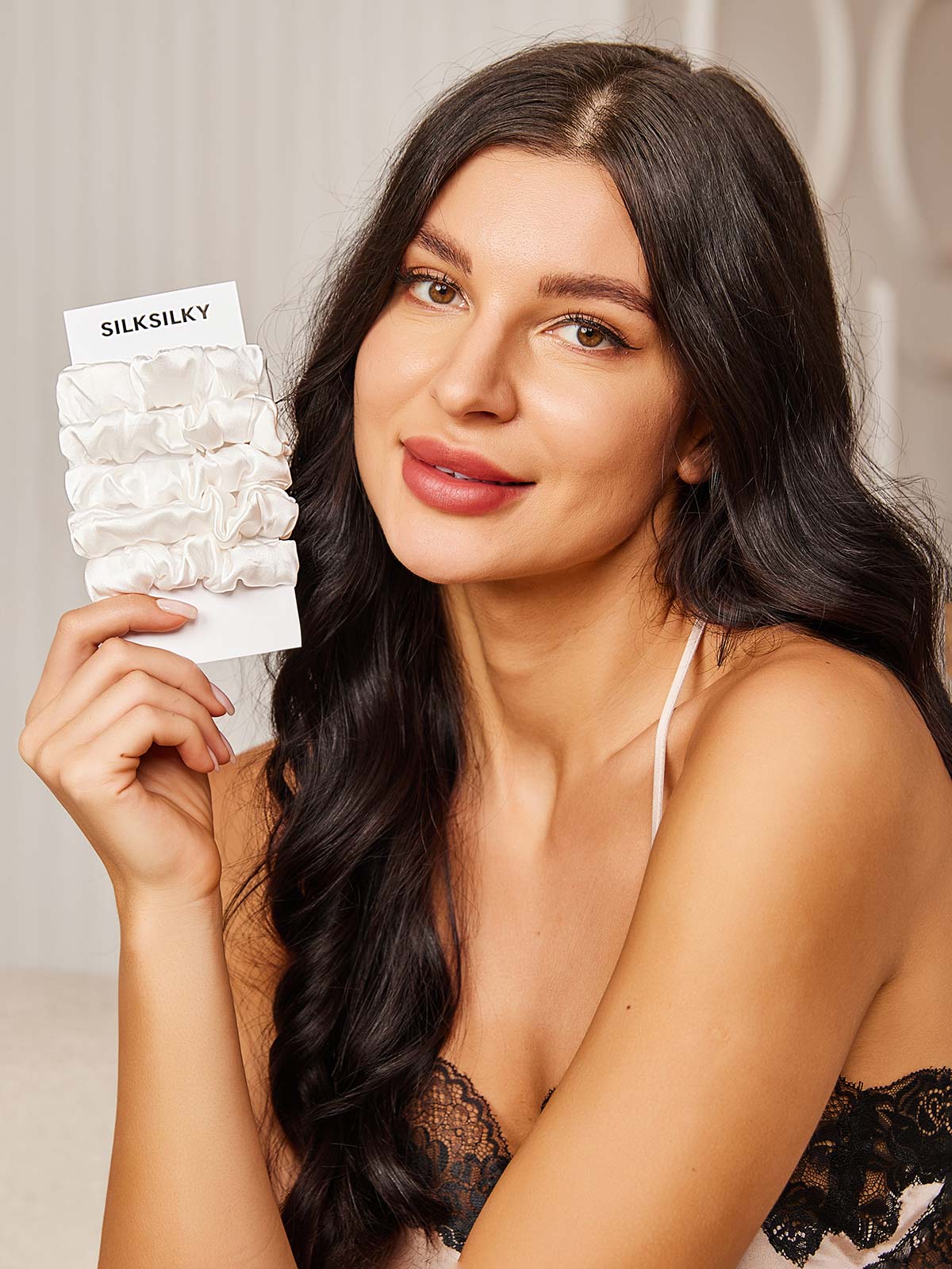 [White] SilkSilky-UK 19Momme Pure Silk Scrunchie 001