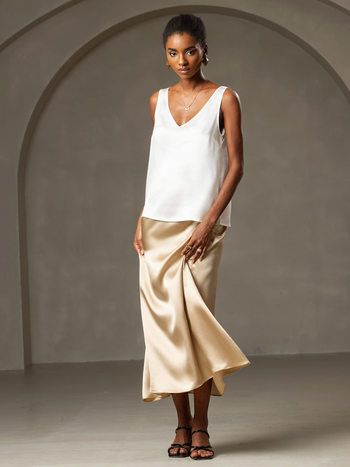 SilkSilky UK Pure Silk Sleeveless V Neck Camisole White 005