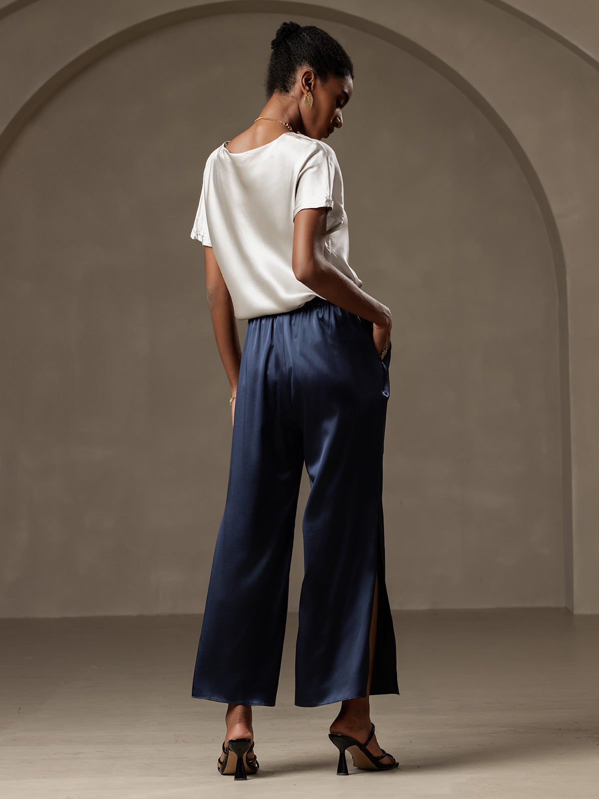 [Light Gray] SilkSilky-UK 19Momme Silk Short Sleeve Round Neck Women's T-Shirt 007