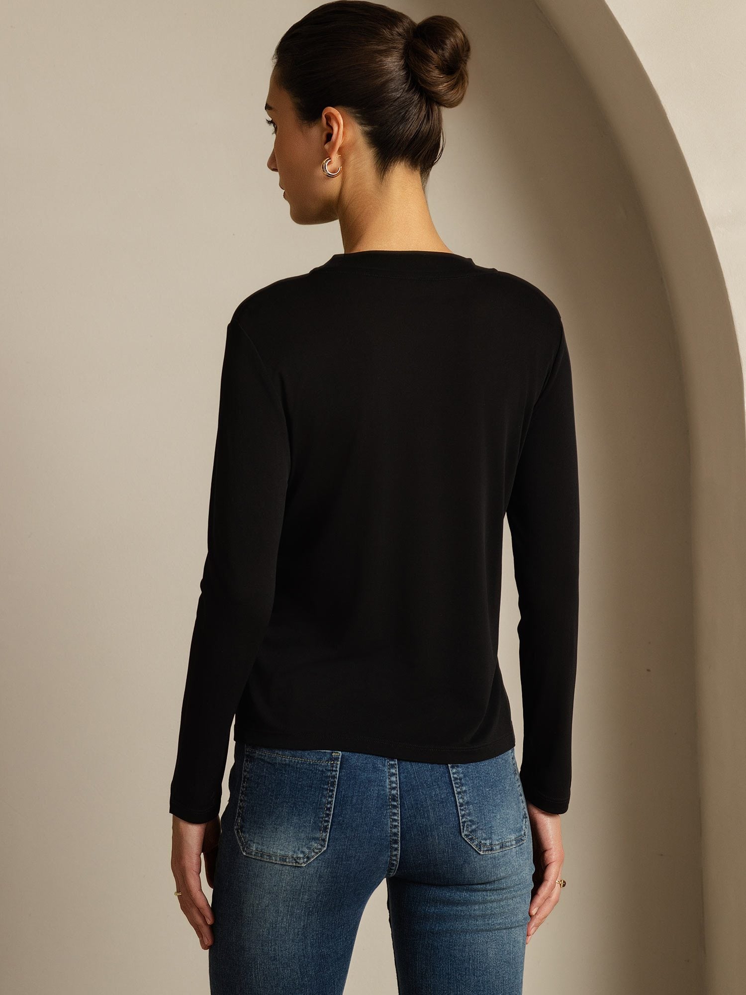 [Black] SilkSilky-UK Pure Silk Round Neck Women's T-Shirt 002