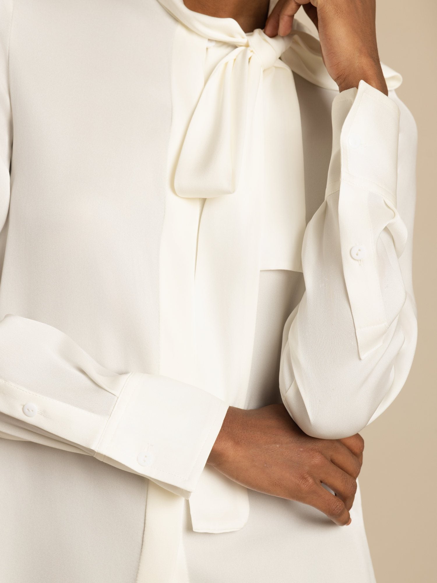 [White] SilkSilky-UK 19Momme Silk Long Sleeve Tie Neck Blouse 005