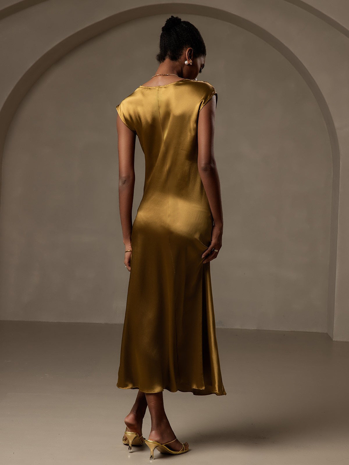 [Brown] SilkSilky-UK 19Momme Silk Cap Sleeve Round Neck Dress 002