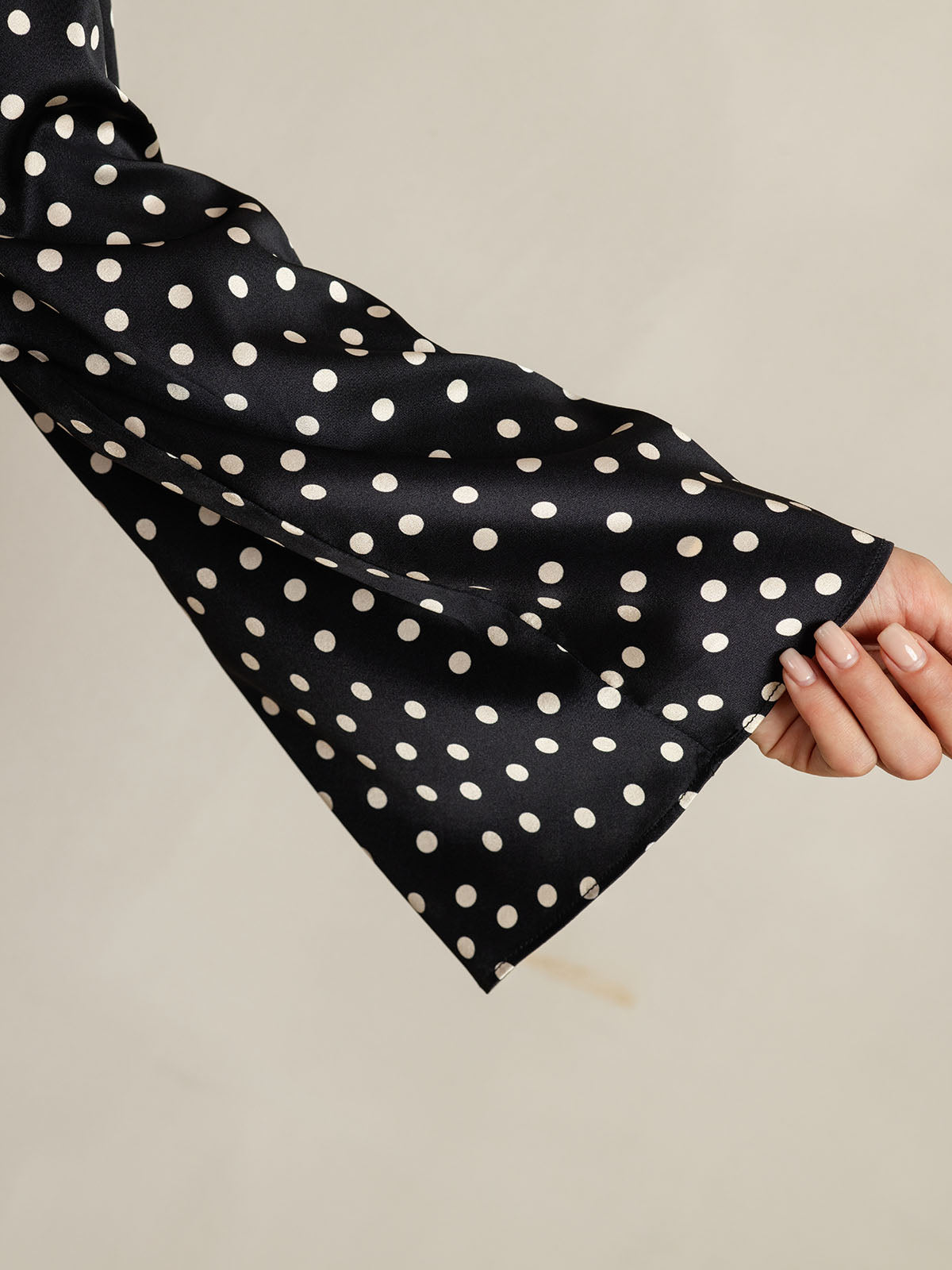 [Polka Dot] SilkSilky-UK 19Momme Silk Round Neck Women's T-Shirt 006