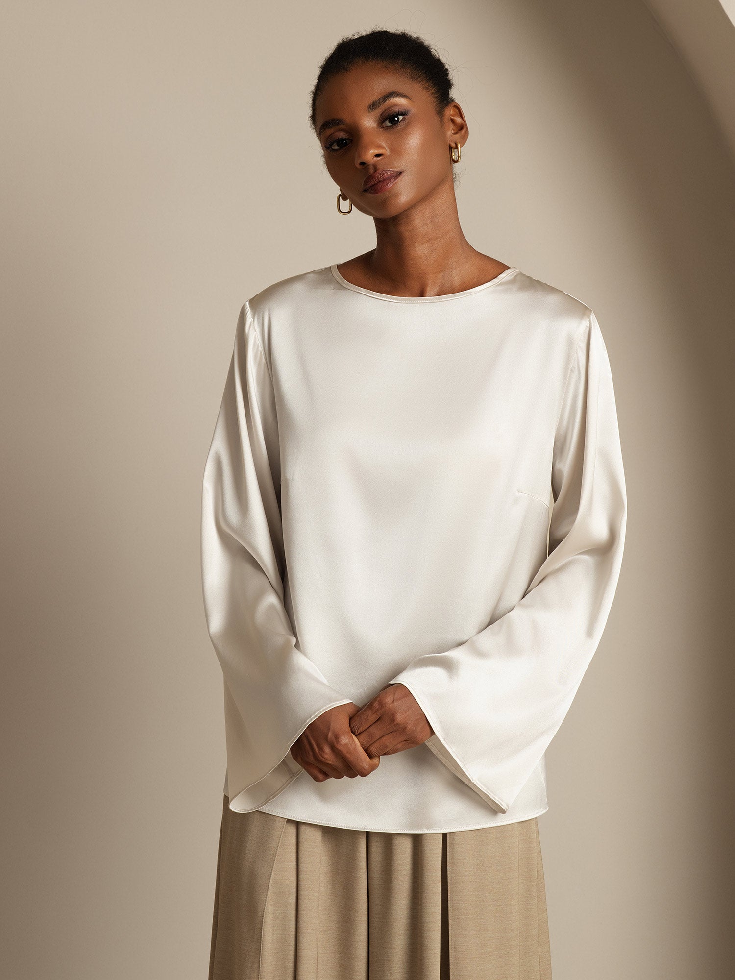 [Light Gray] SilkSilky-UK 19Momme Silk Round Neck Women's T-Shirt 004