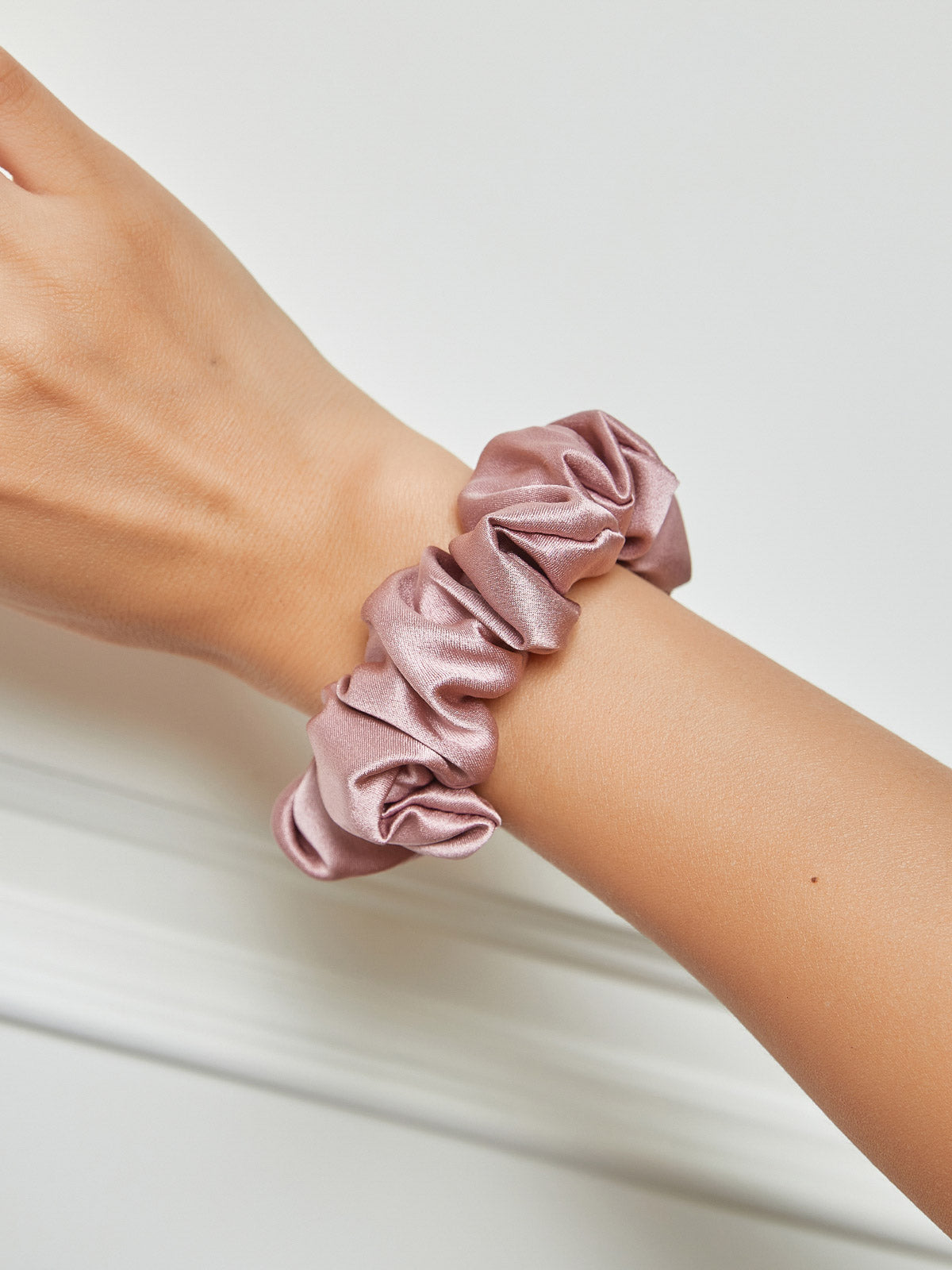 SilkSilky-UK 19Momme Pure Silk Scrunchie PaleMauve 001