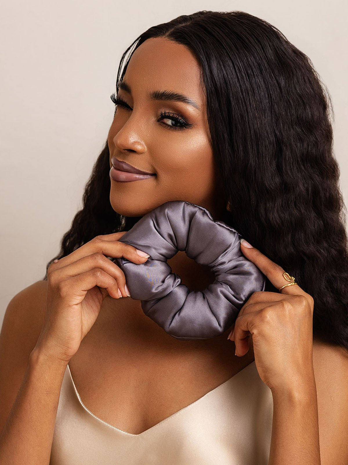 [Dark Gray] SilkSilky-UK Pure Silk Scrunchie 001