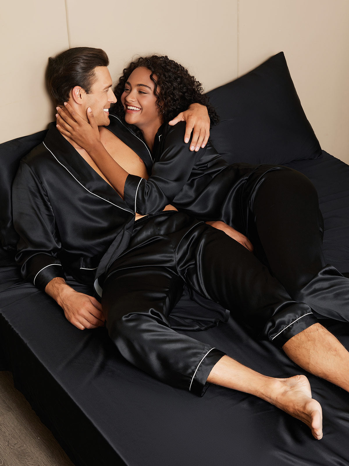 SilkSilky UK Pure Silk Long Sleeve Couple Black 001