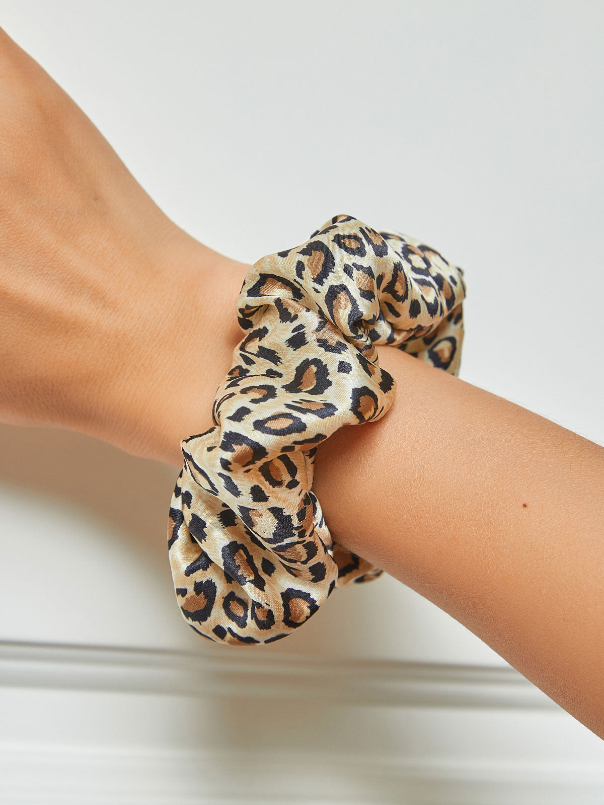 [Leopard] SilkSilky-UK 19Momme Pure Silk Scrunchie 002