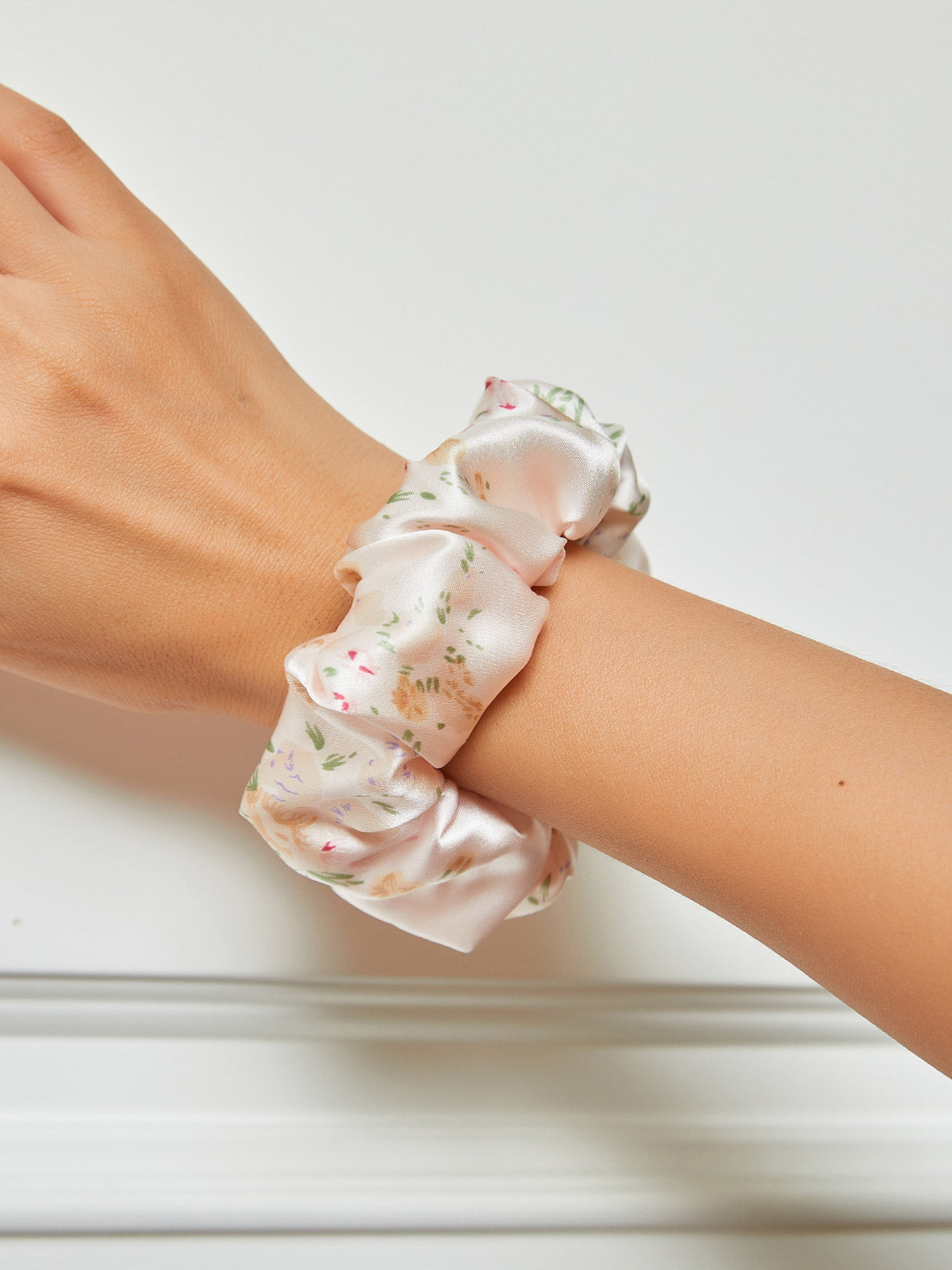 [Light Pink] SilkSilky-UK 19Momme Pure Silk Scrunchie 001